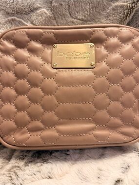 bebe Quilted Honeycomb Taupe Crossbody with Gold Plaque in Excellent Condition